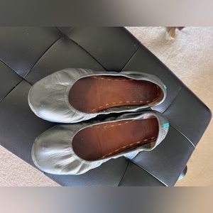 TIEKS silver grey leather ballet flats size 9